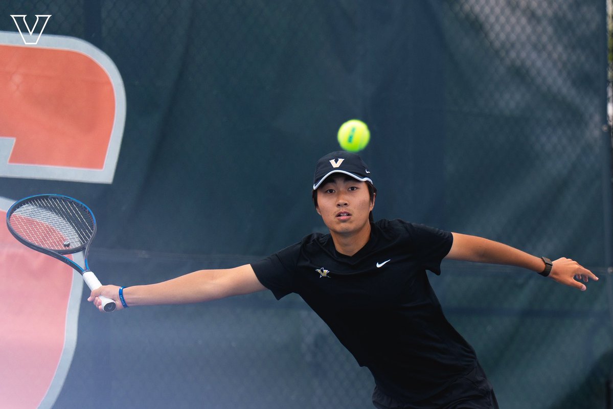 HoYoung Roh prepares to hit a forehand, as photographed May 1. (Photo Courtesy of Vanderbilt Athletics)