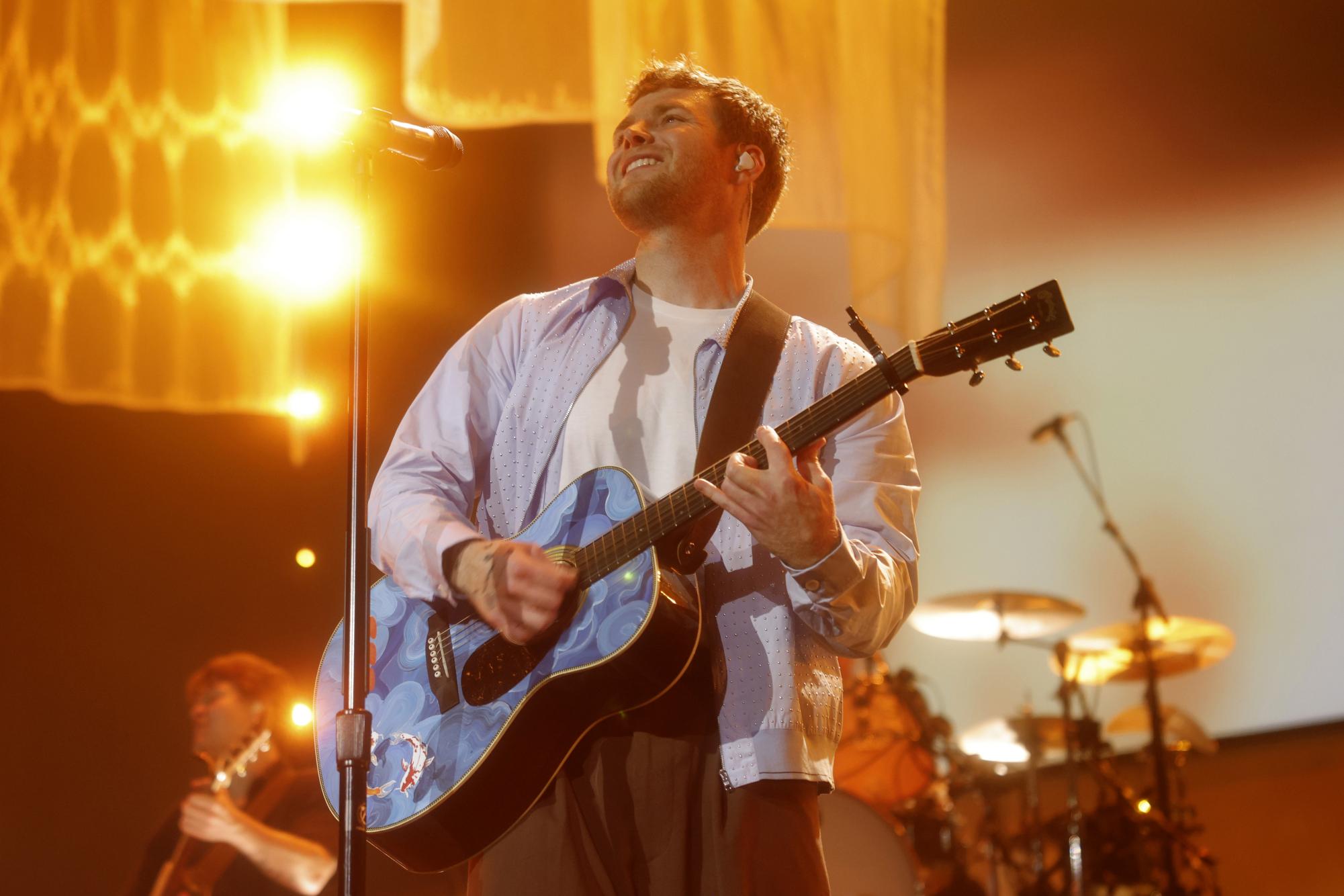 NASHVILLE, TENNESSEE - MAY 25: Alex Warren kicks off “Finding Family on the Road” Tour in Nashville at Bridgestone Arena on May 25, 2026 in Nashville, Tennessee. (Photo by Jason Kempin/Getty Images for Live Nation)  